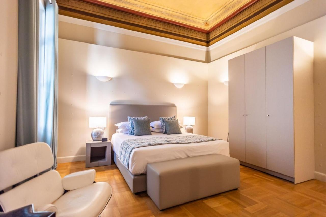 33Solonossuites أثينا المظهر الخارجي الصورة