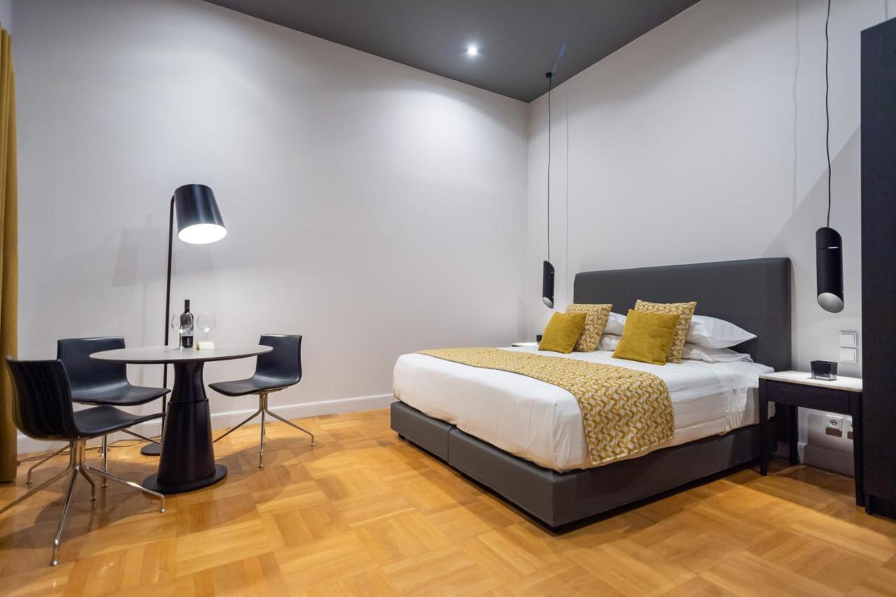 33Solonossuites أثينا المظهر الخارجي الصورة