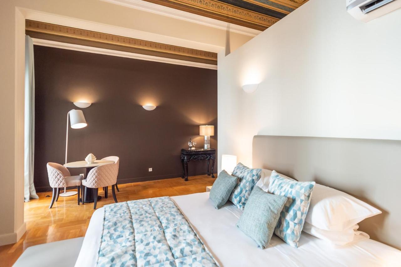 33Solonossuites أثينا المظهر الخارجي الصورة