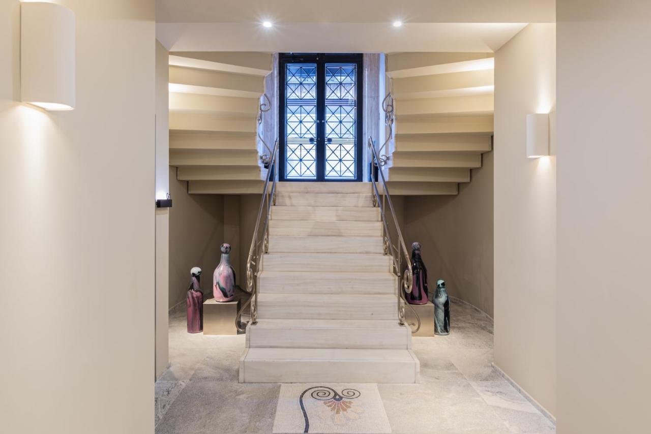 33Solonossuites أثينا المظهر الخارجي الصورة