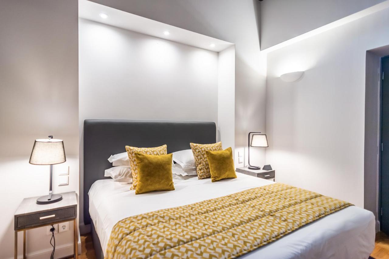 33Solonossuites أثينا المظهر الخارجي الصورة