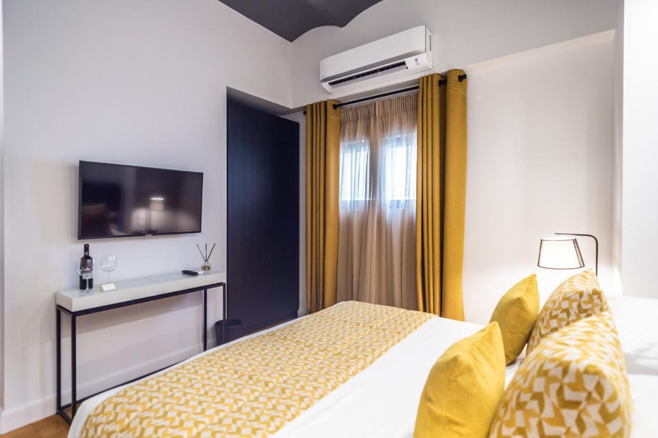 33Solonossuites أثينا المظهر الخارجي الصورة